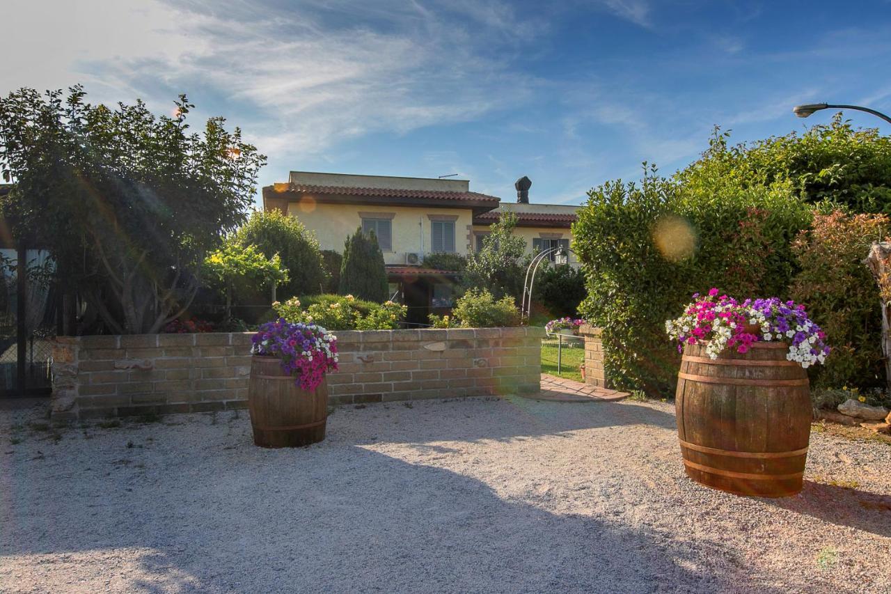 Agriturismo Torre Flavia Ladispoli Ngoại thất bức ảnh